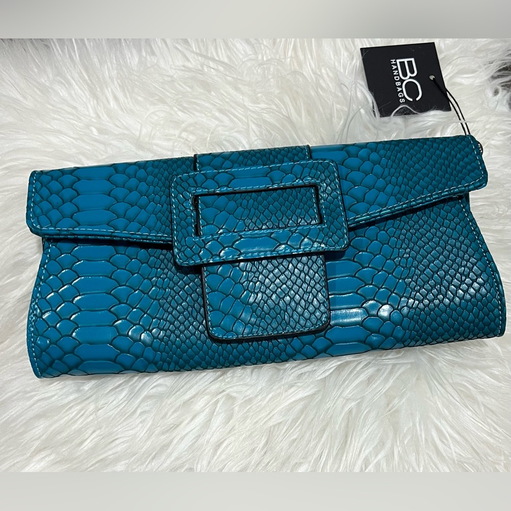 BC HANDBAGS clutch in green NWT